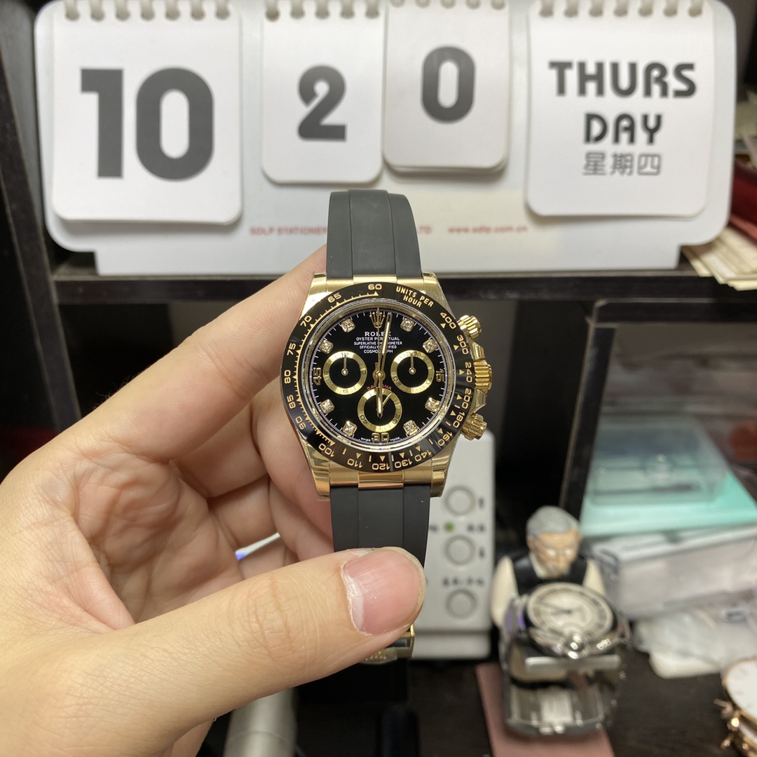 Rolex Cosmograph Daytona Series m116518ln-0078, gold case black dial ceramic bezel, 40mm size.