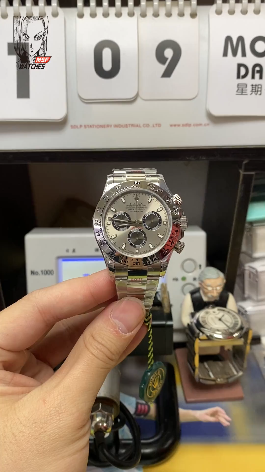 Rolex Cosmograph Daytona Series 904L STEEL BREZEL GREY DIAL PERSIDENT STRAP, 40mm size.