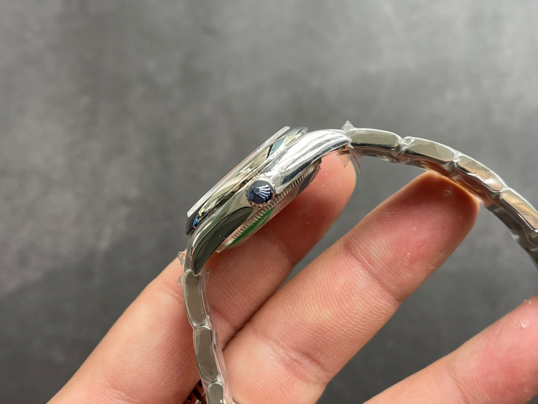 Rolex Oyster Perpetual Series m126000-0001 Watch31mm