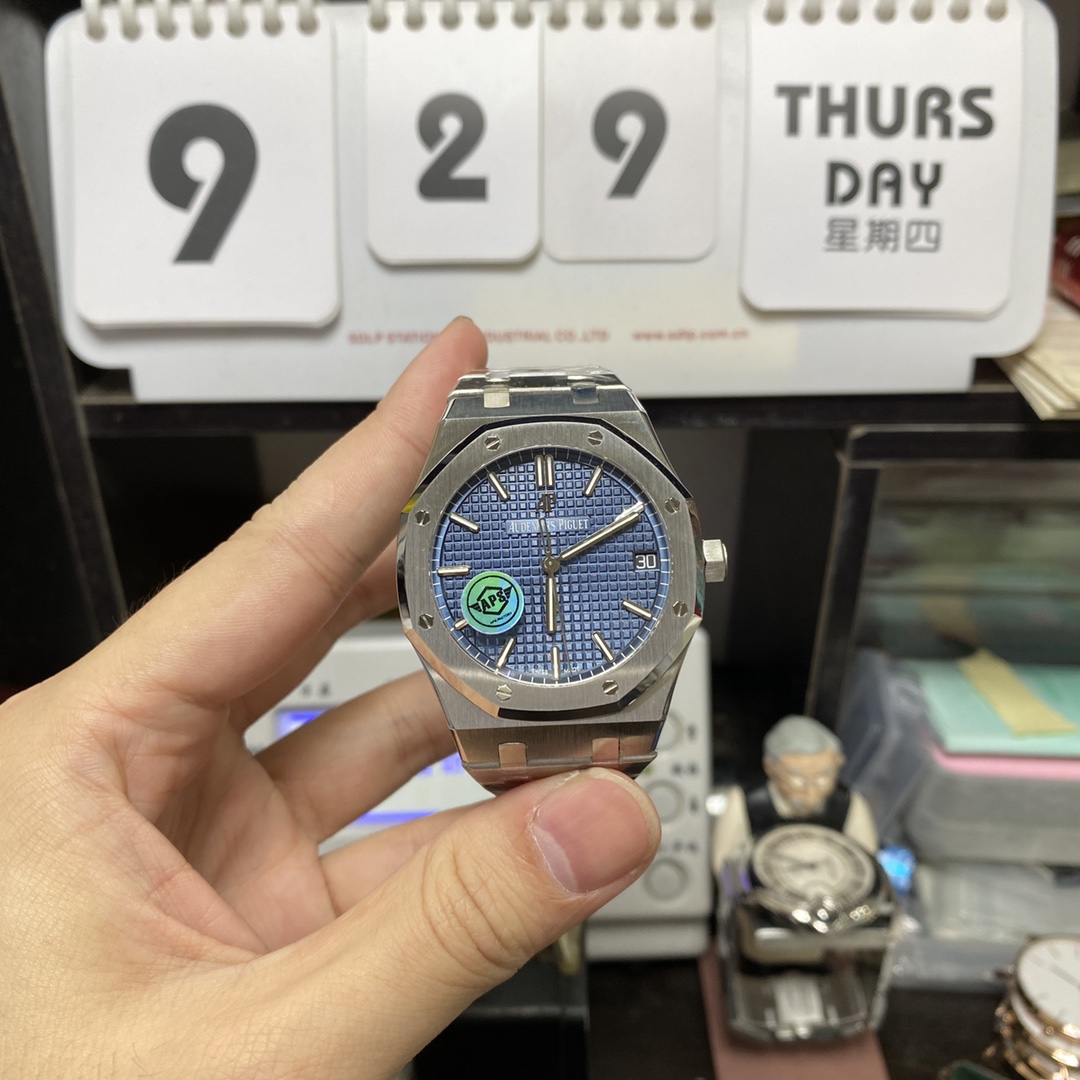 Audemars Piguet Royal Oak Offshore Series15500ST.OO.1220ST.01, Blue Dial, 41mm Size.