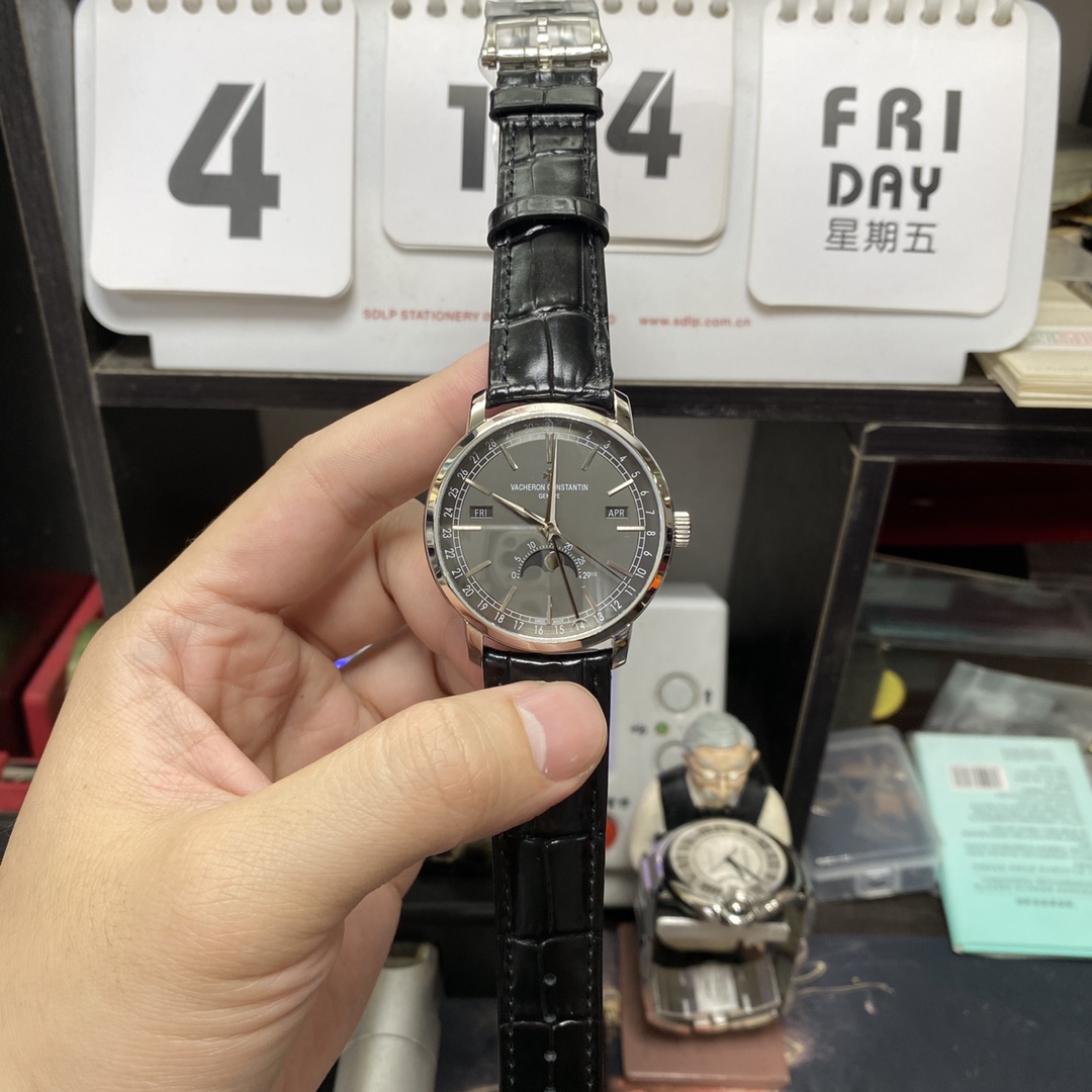 Vacheron Constantin Tradition Collection series 4010T000G-B740, White Case Grey Dial Full Calendar Watch, 41mm Size.