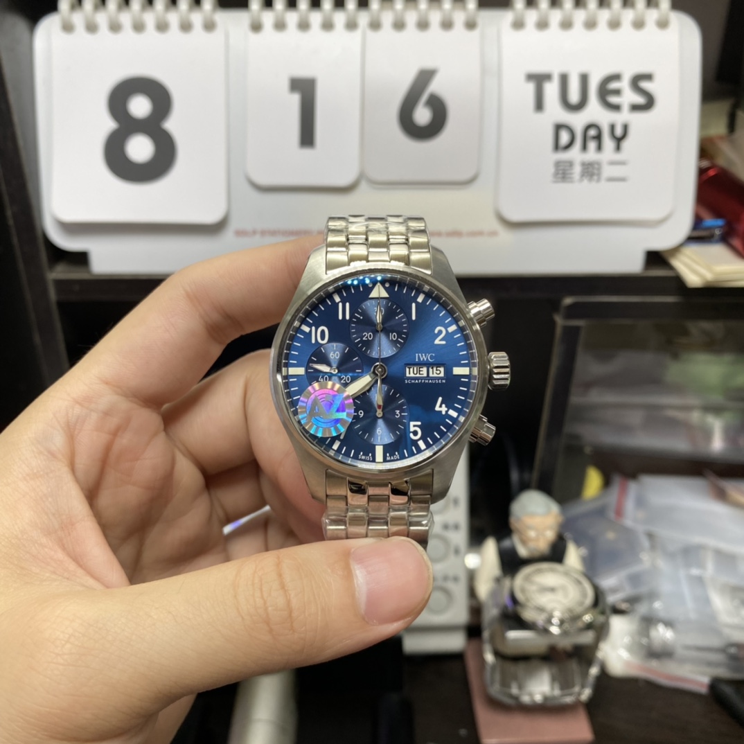 IWC Pilot's Series IW377717 Watch 43mm